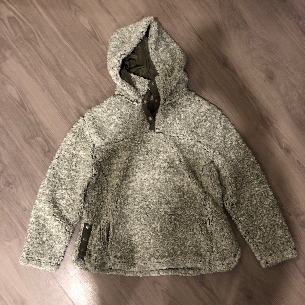 Coffee shop New York warm winter fleece